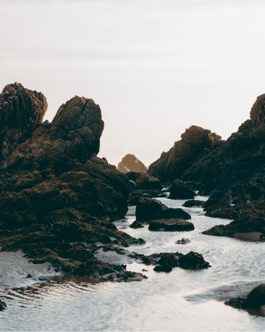 byron-bay-properties-water-rocks